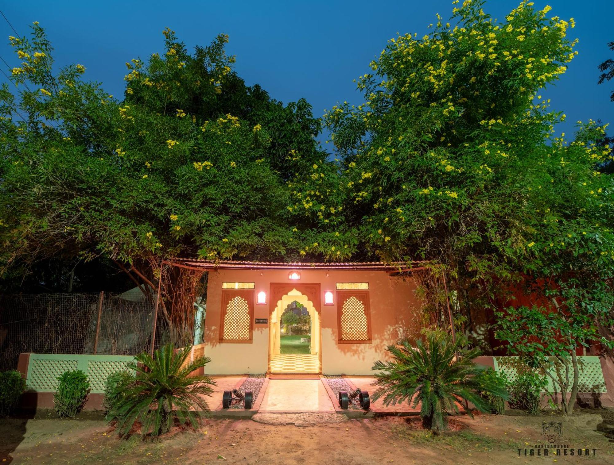 Ranthambore Tiger Resort Sawai Madhopur Exteriör bild