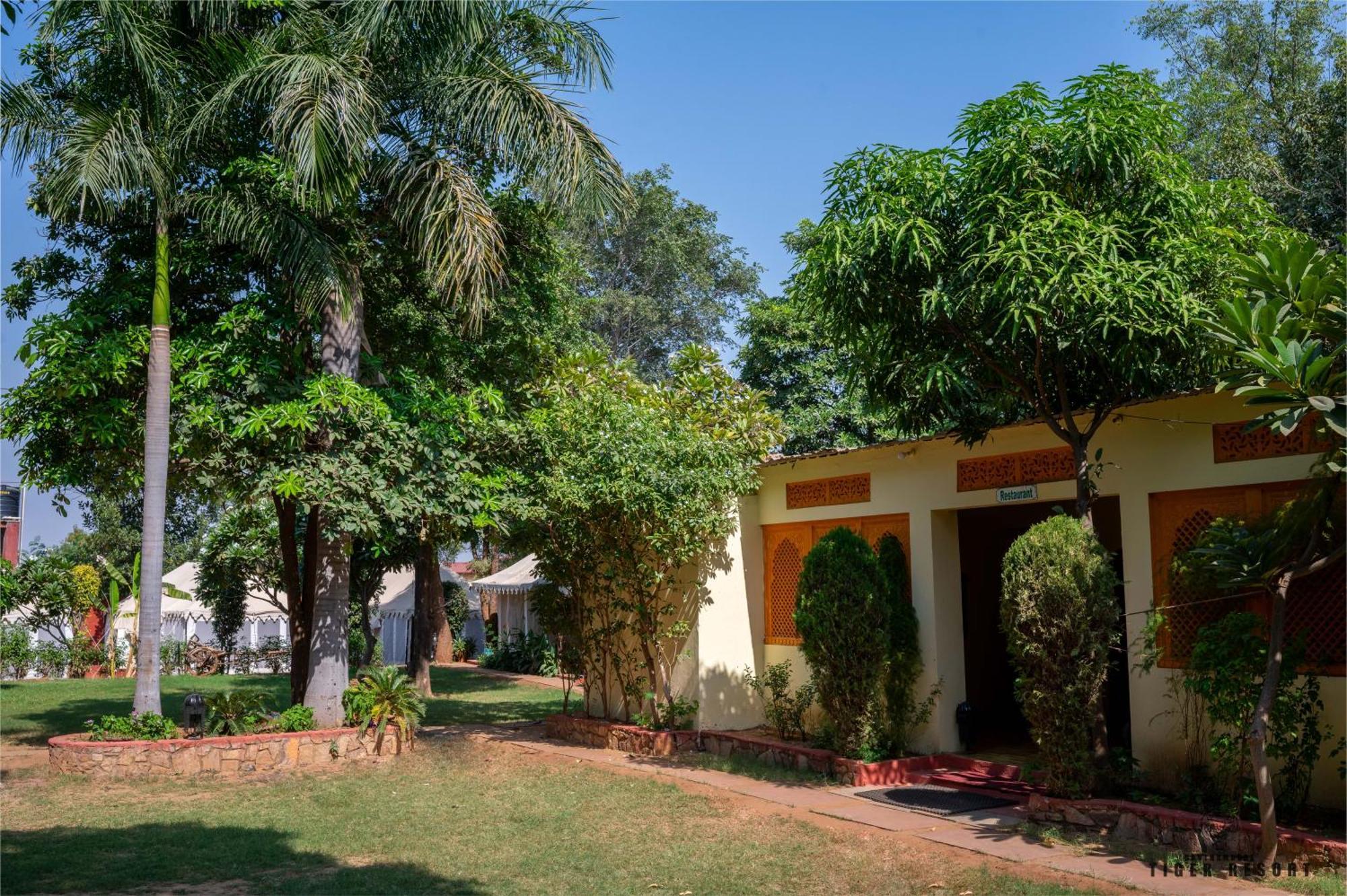 Ranthambore Tiger Resort Sawai Madhopur Exteriör bild